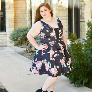 Sydney's Closet Short Blue Floral Formal Dress